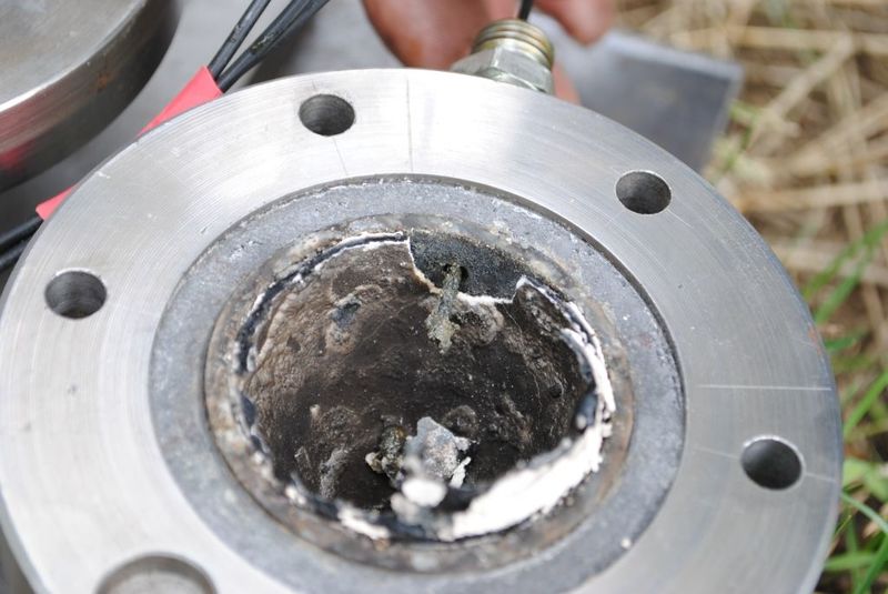 keelregio na de test, metalen staafje ingebracht via aansluiting druksensor